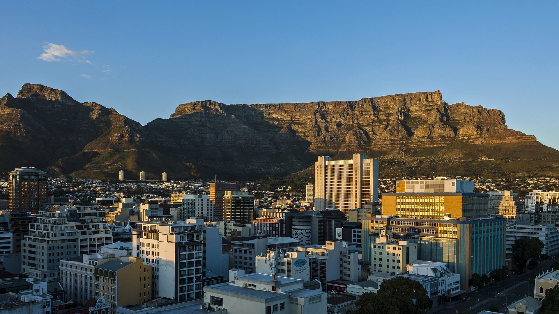Cape Town beneath Table Mountain